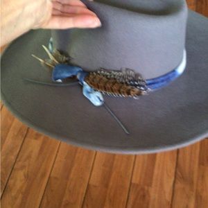 RARE ! Wyeth feathered rancher hat